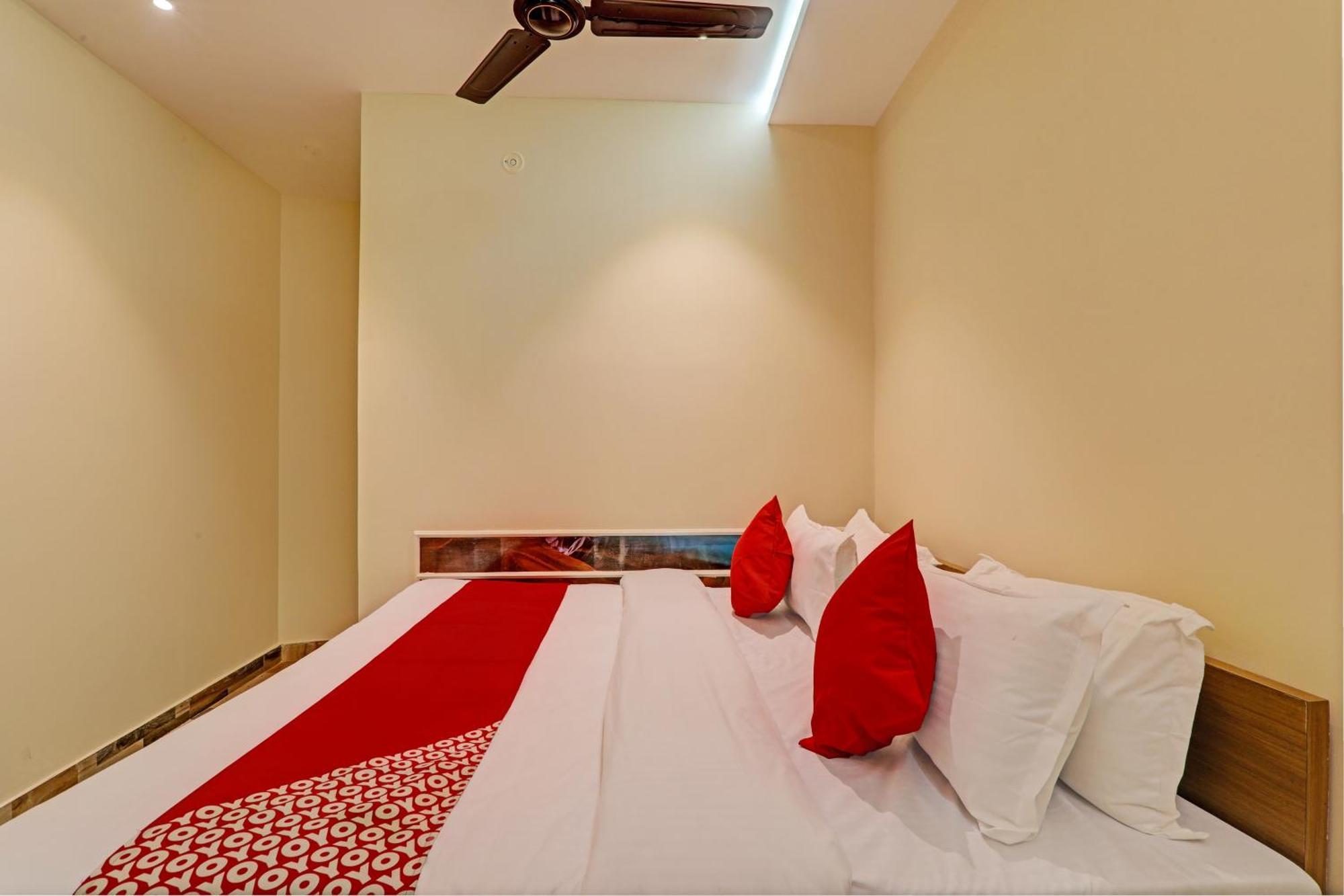 Hotel O Royal Regency Palace Gorakhpur Eksteriør bilde